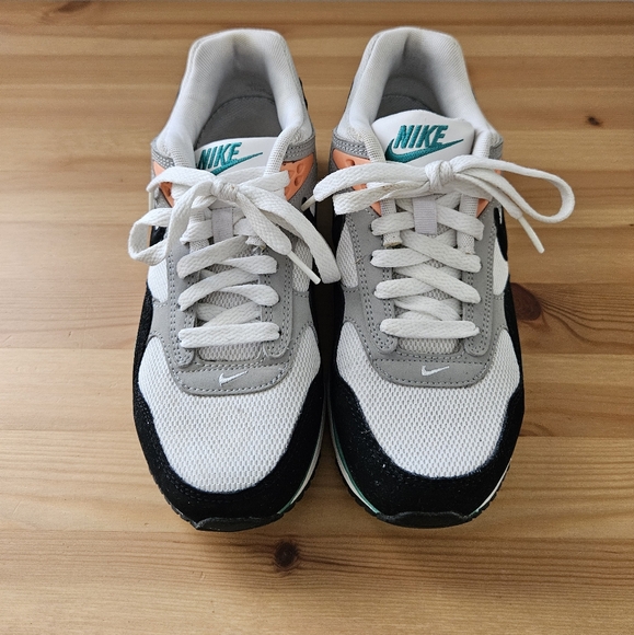 Nike Air - Picture 2 of 2